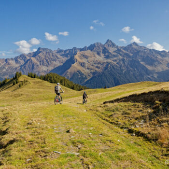 Tour du grand rocher